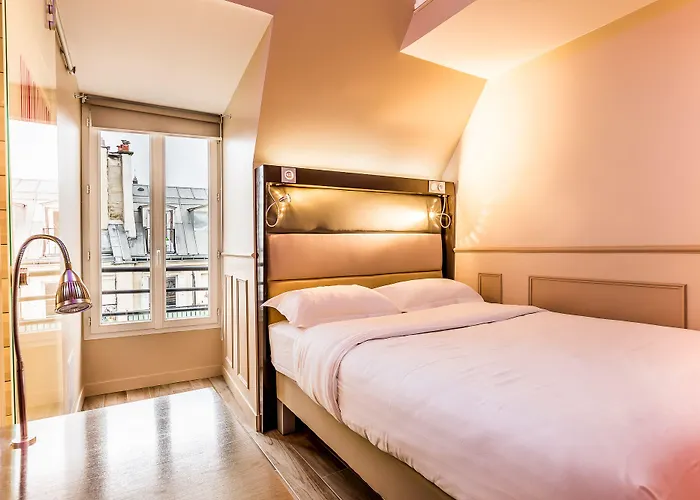 Hotel District Republique Paris